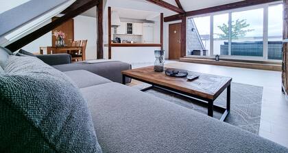 Alpha Apartments: Dachstudio - Stil & Eleganz, 2BR