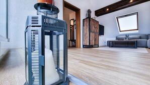 Interior - Alpha Apartments: Top-Floor 2BR, Terrace & A/C (Essen)