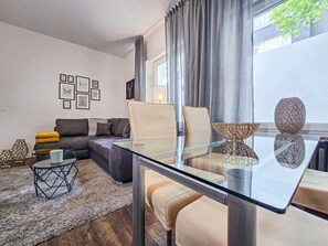 Interior - Alpha Apartments: 2 BR Oasis! Design & Comfort (Dortmund)