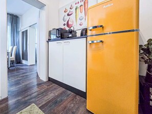 Interior - Alpha Apartments: 2 BR Oasis! Design & Comfort (Dortmund)