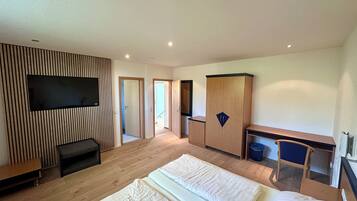 Klassieke kamer | 1 slaapkamer, een bureau, een laptopwerkplek, gratis wifi