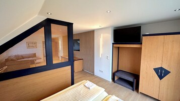 Suite, River View | Living area | Smart TV, streaming services