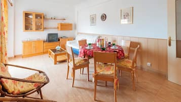 Apartment | Dining