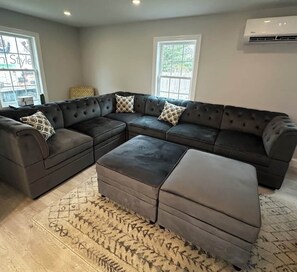 Smart TV - Hamptons Tiana Bay Oasis (Hampton Bays)