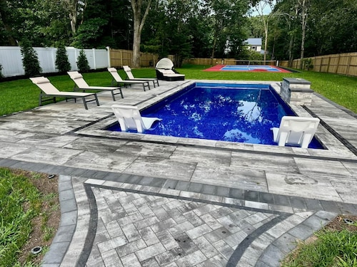 Hamptons Tiana Bay Oasis