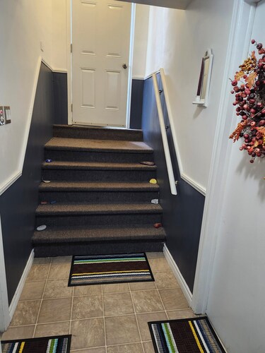 Cozy 2 bedroom apartment with WiFi, parking, washer and dryer & comfortable beds