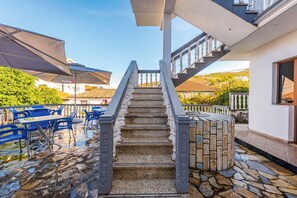 Property entrance - ApartHotel by PikHost (Shkodër)