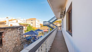 Standard Room, Garden View | Balcony