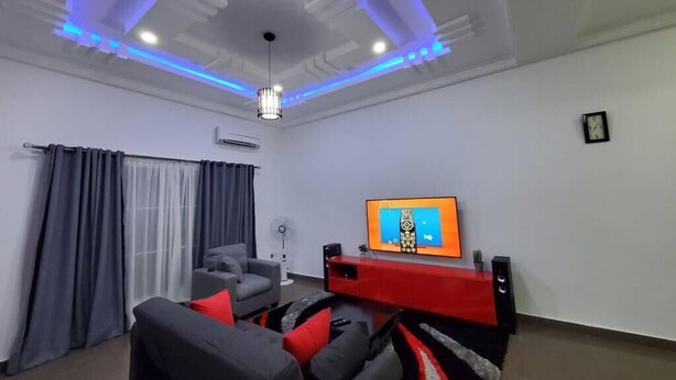 TV - Apartment550 (Abuja)