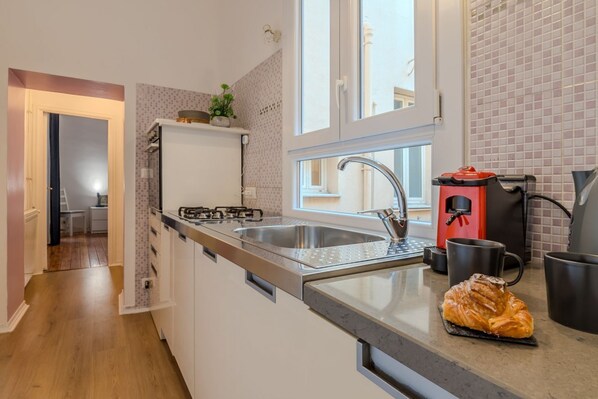 Fridge, oven, stovetop, dishwasher - Cozy Flat Orso Navona square (Roma)