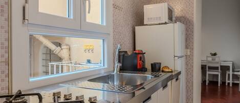 Kühlschrank, Ofen, Herdplatte, Geschirrspüler