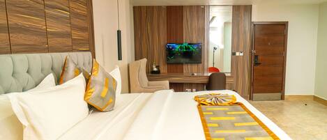 Quarto solteiro superluxo | 1 quarto, edredons de pluma, cofres nos quartos