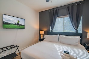 Room - TPC Golf Stay |Pool, Hot Tub, Pickleball & Parking (Scottsdale)