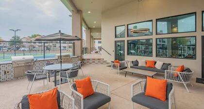 Modern Retreat Near TPC Pool, Spa, Pickleball W/D