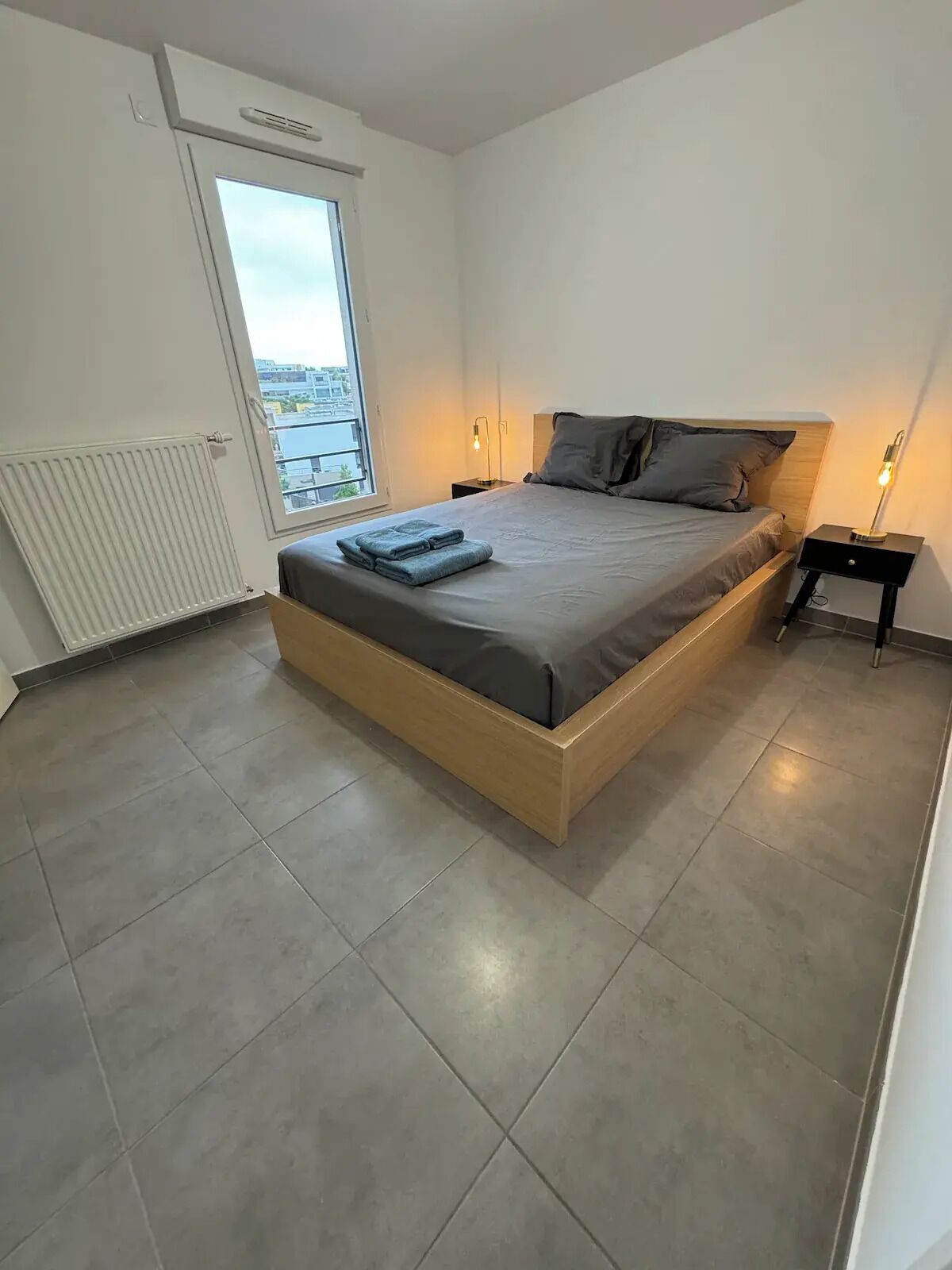 4 dormitorios, tabla de planchar con plancha, wifi y ropa de cama