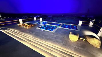 Luxury Villa | Terrace/patio