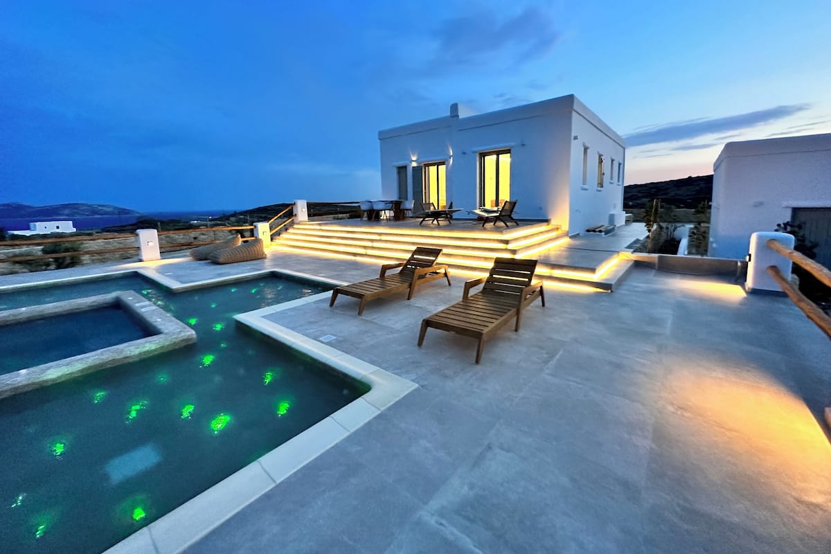 Luxury Villa | 2 bedrooms, premium bedding, individually decorated