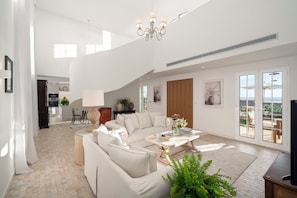 Télévision, livres, chaîne hi-fi