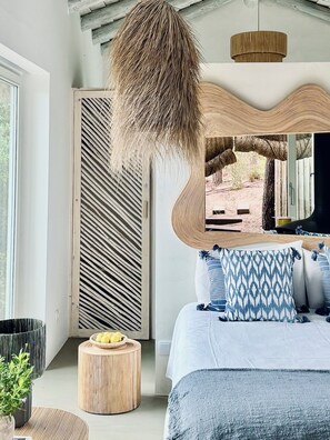 5 bedrooms, iron/ironing board, free WiFi, bed sheets