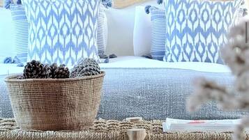 5 bedrooms, iron/ironing board, free WiFi, bed sheets