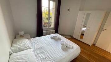 2 bedrooms, iron/ironing board, travel crib, WiFi
