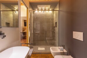 Family Room, City View | Bathroom | Slippers - Fontana di Trevi Roma Luxury Suite (Rome)