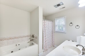 House (3 Bedrooms) | Interior - 3 Mi to Huntington Beach: Hampton Family Home! (Hampton)