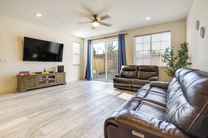 House (3 Bedrooms) | Interior - 8 Mi to Lincoln Park: Family-friendly Tracy Home (Tracy)