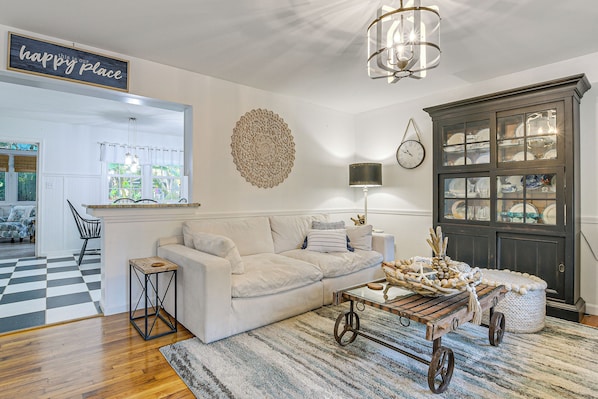 House (3 Bedrooms) | Interior