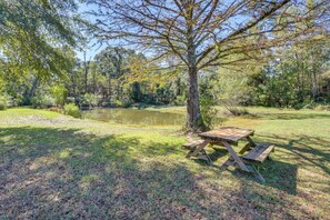 House (3 Bedrooms) | Interior - Fire Pit & Grill: Tyler Home on 5 Acres! (Tyler)