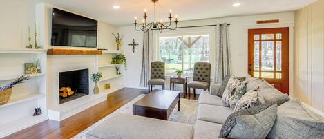 House (3 Bedrooms) | Interior