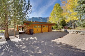 House (5 Bedrooms) | Interior - Sun Valley Log Home w/ Hot Tub & Mtn Views! (Sun Valley)