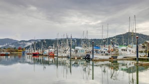 Unclassified image, 4 of 24, button - Tillamook Bay Apt Near Marina: Fish, Boat & More! (Garibaldi)