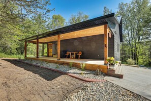 Interior - Galena Cabin on 20 Acres: 5 Mi to Downtown! (Galena)