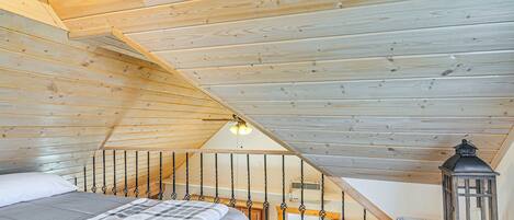 House (1 Bedroom) | Interior