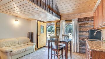 House (1 Bedroom) | Interior