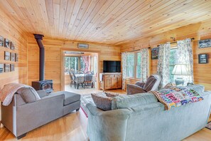 House (2 Bedrooms) | Interior