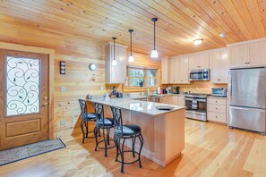 House (2 Bedrooms) | Interior