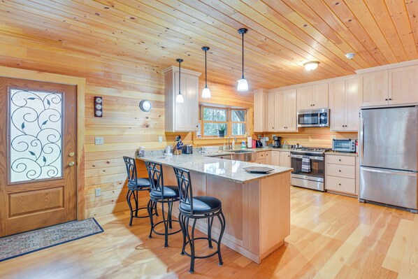 House (2 Bedrooms) | Interior