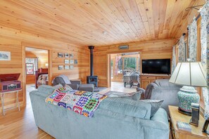 House (2 Bedrooms) | Interior