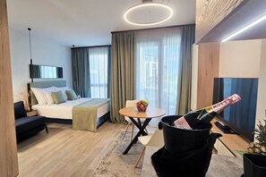 Deluxe Studio, Balcony, Pool View - Azur Premium Resort (Saints Constantine and Helena)