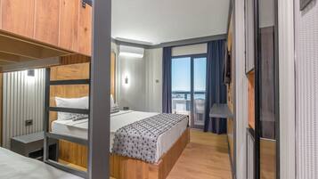 Minibar, soundproofing, free WiFi, bed sheets