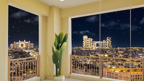 Balcony - LUX  The Palm Atlantis View Suite (Dubai)