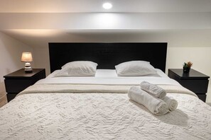 1 chambre, fer et planche à repasser, Wi-Fi gratuit, draps fournis