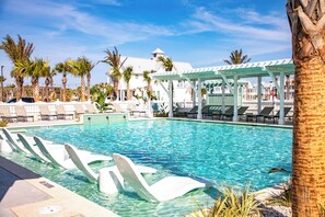 A heated pool - Spacious Coastal Home Near Seaglass Pool and the Lake at Cinnamon Shore South (Port Aransas)