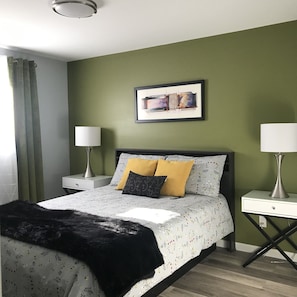 2 Schlafzimmer, Schreibtisch, Bügeleisen/Bügelbrett, WLAN