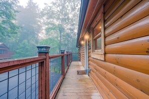 Property grounds - 211 Misty Mountain Getaway 4 Bedroom Cabin (Gatlinburg)