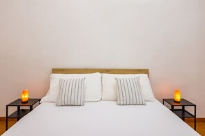 2 slaapkamers, een strijkplank/strijkijzer, gratis wifi, beddengoed