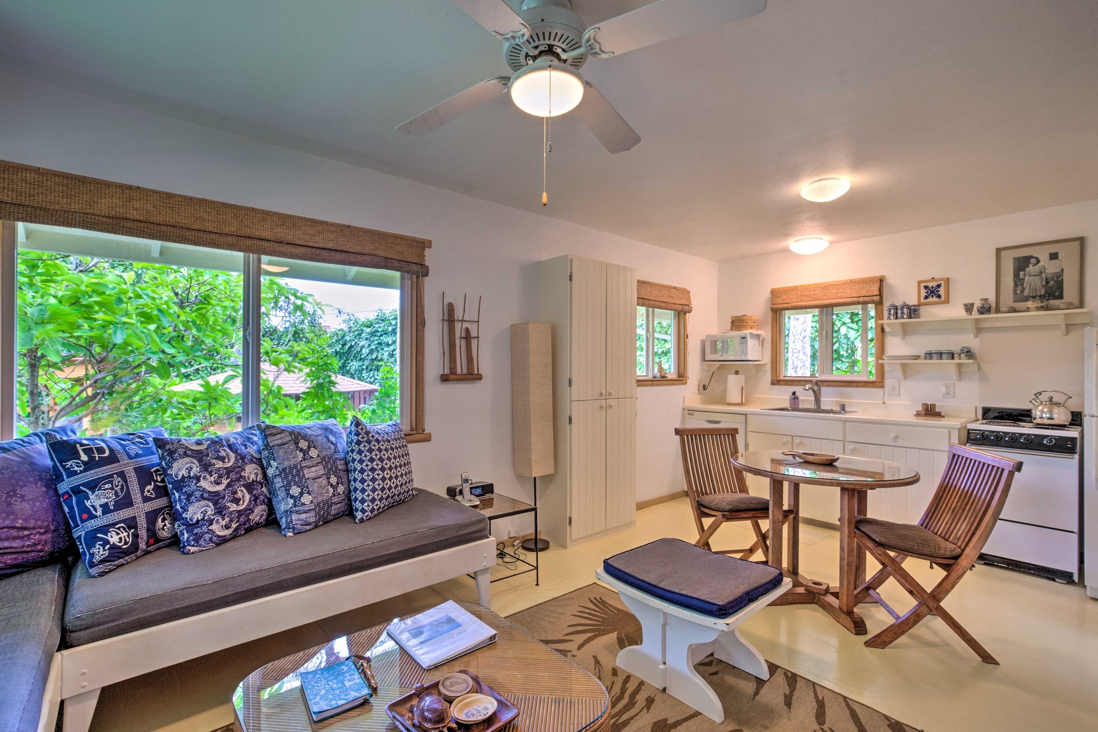 House, 1 Bedroom | Living area | Smart TV