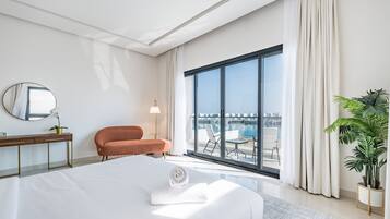 5 chambres, coffres-forts dans les chambres, fer et planche à repasser